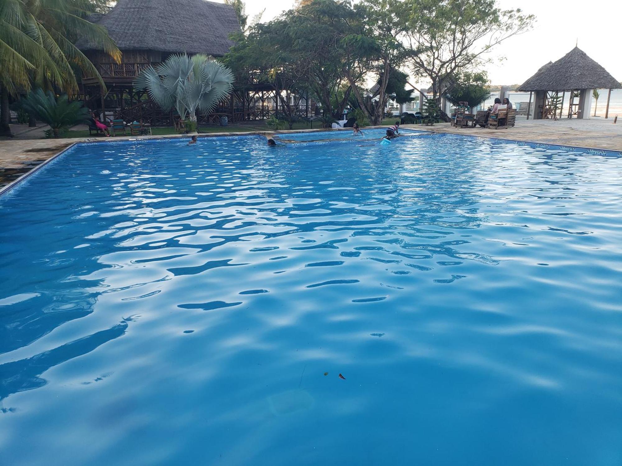 Kwa Mama Village Beach Resort ダル・エス・サラーム エクステリア 写真